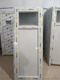 Porte sanitaire avec verre