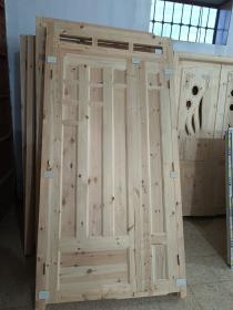 Porte d'entré en bois rouge numérique
